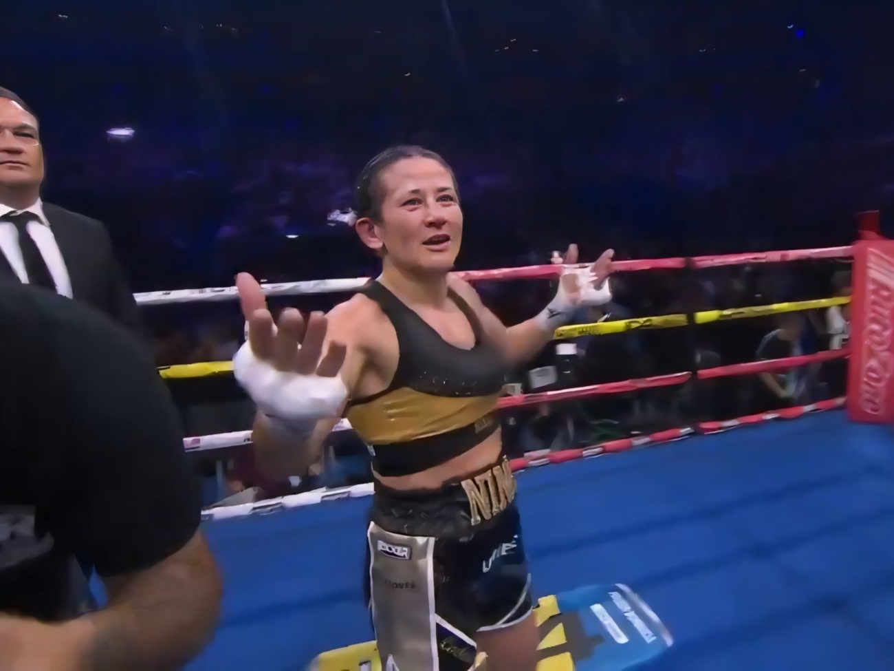 Video-Em-final-de-boxe-locutor-erra-e-anuncia-outr0127015500202405121511