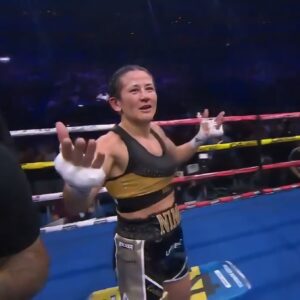 Video-Em-final-de-boxe-locutor-erra-e-anuncia-outr0127015500202405121511