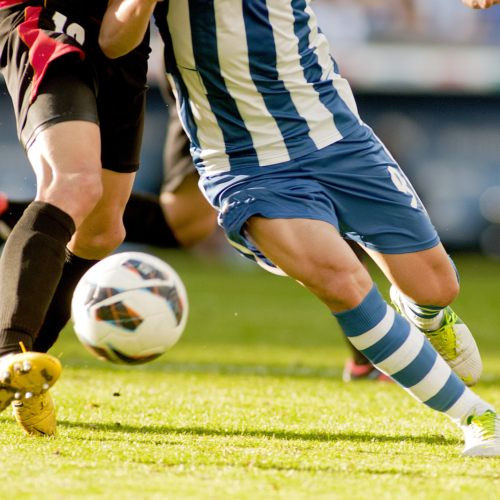 Futbol. Disputa de balon
